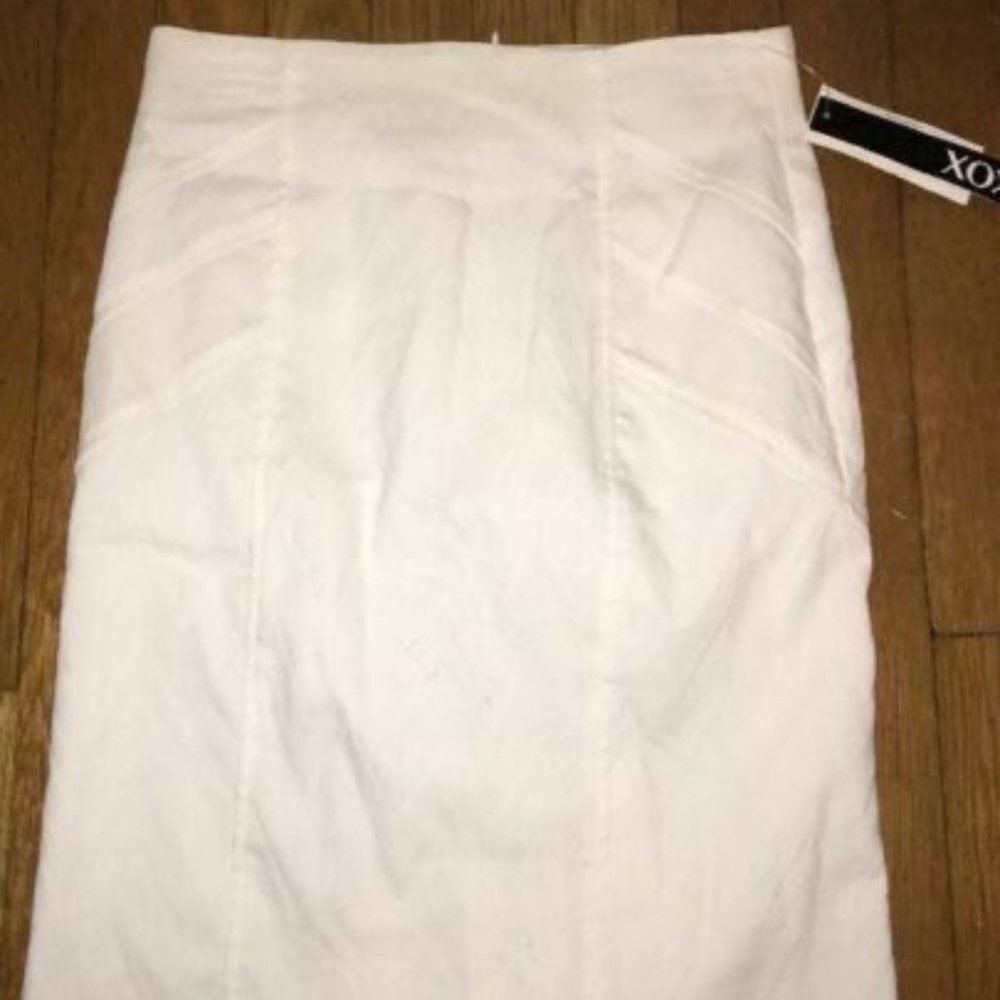 XOXO White midi Knee-Length Pencil Skirt SIZE: 3/4